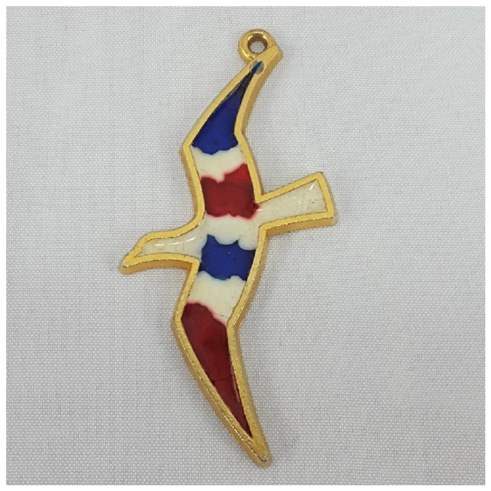 American Patriotic Motif Pendant in Goldtone Trim